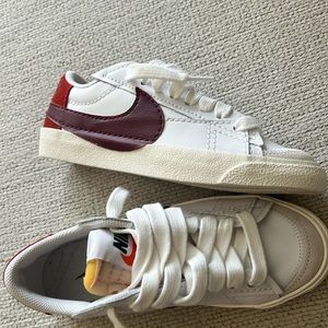 Worn once nikes women’s 6.5